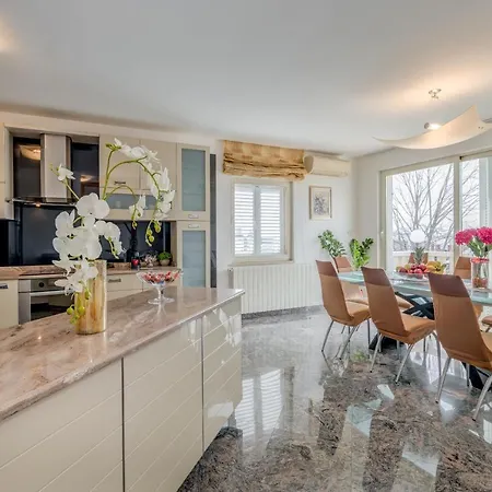 Apartment Luxury Galla